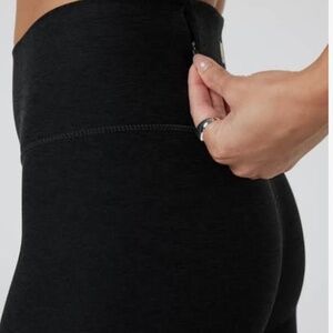 Vuori Clean Elevation in Midnight Heather - Medium